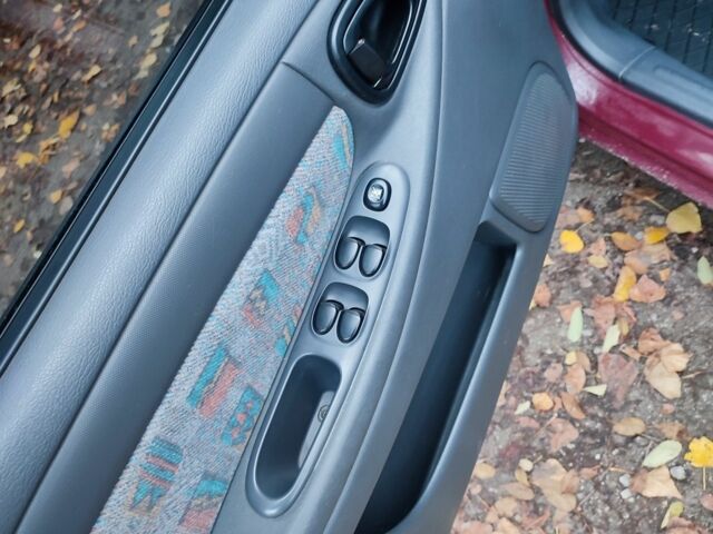 Червоний Деу Сенс, об'ємом двигуна 1.6 л та пробігом 244 тис. км за 2850 $, фото 3 на Automoto.ua