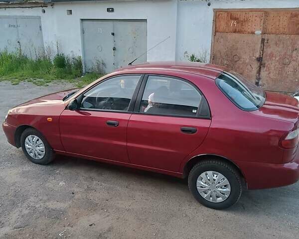 Красный Дэу Сенс, объемом двигателя 1.3 л и пробегом 192 тыс. км за 2300 $, фото 1 на Automoto.ua