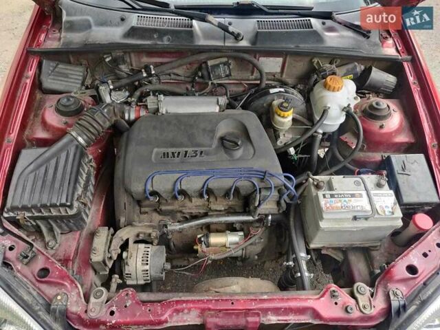 Червоний Деу Сенс, об'ємом двигуна 1.3 л та пробігом 275 тис. км за 1300 $, фото 6 на Automoto.ua