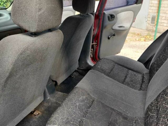 Красный Дэу Сенс, объемом двигателя 1.3 л и пробегом 275 тыс. км за 1700 $, фото 6 на Automoto.ua