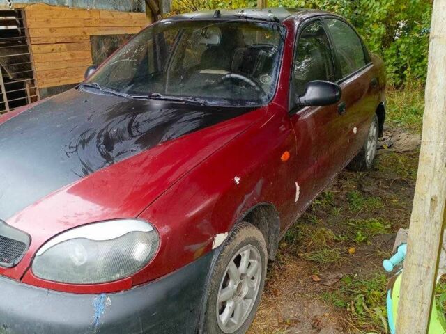 Красный Дэу Сенс, объемом двигателя 1.5 л и пробегом 270 тыс. км за 949 $, фото 3 на Automoto.ua