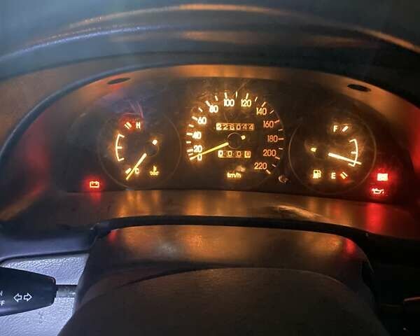 Червоний Деу Сенс, об'ємом двигуна 1.3 л та пробігом 229 тис. км за 2200 $, фото 6 на Automoto.ua