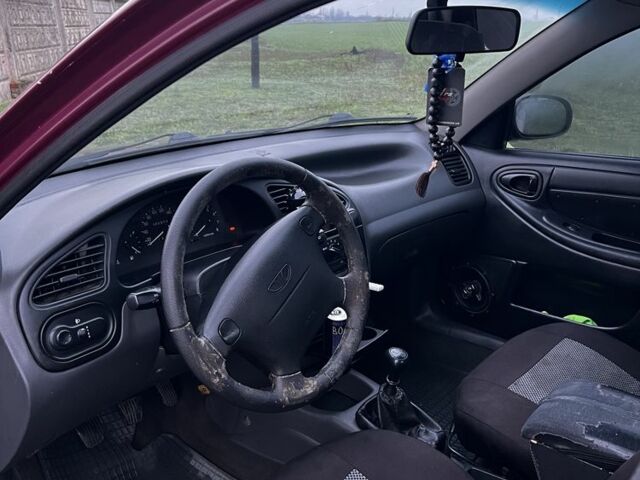 Красный Дэу Сенс, объемом двигателя 1.5 л и пробегом 320 тыс. км за 2200 $, фото 3 на Automoto.ua