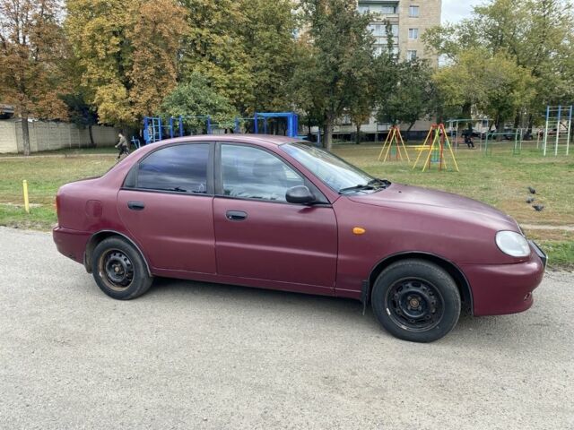 Красный Дэу Сенс, объемом двигателя 1.6 л и пробегом 210 тыс. км за 2000 $, фото 1 на Automoto.ua