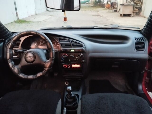 Деу Сенс 2005 у Одесі на Automoto.ua Червоний Деу Сенс, об'ємом двигуна 1.5 л та пробігом 257 тис. км за 2000 $, фото 11 на Automoto.ua