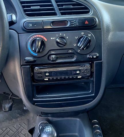 Красный Дэу Сенс, объемом двигателя 1.3 л и пробегом 200 тыс. км за 1300 $, фото 5 на Automoto.ua