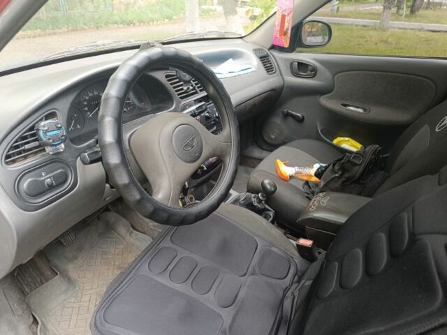 Червоний Деу Сенс, об'ємом двигуна 1.3 л та пробігом 209 тис. км за 1691 $, фото 4 на Automoto.ua