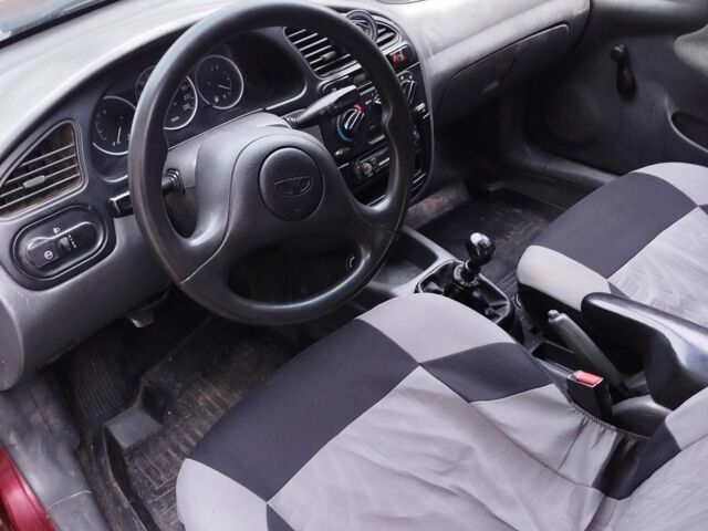 Красный Дэу Сенс, объемом двигателя 1.3 л и пробегом 150 тыс. км за 1400 $, фото 4 на Automoto.ua