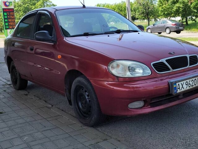 Красный Дэу Сенс, объемом двигателя 1.3 л и пробегом 200 тыс. км за 1300 $, фото 1 на Automoto.ua