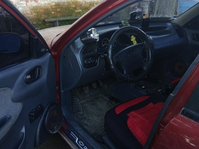 Красный Дэу Сенс, объемом двигателя 1.3 л и пробегом 195 тыс. км за 2000 $, фото 4 на Automoto.ua