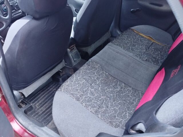 Красный Дэу Сенс, объемом двигателя 1.3 л и пробегом 150 тыс. км за 1400 $, фото 5 на Automoto.ua