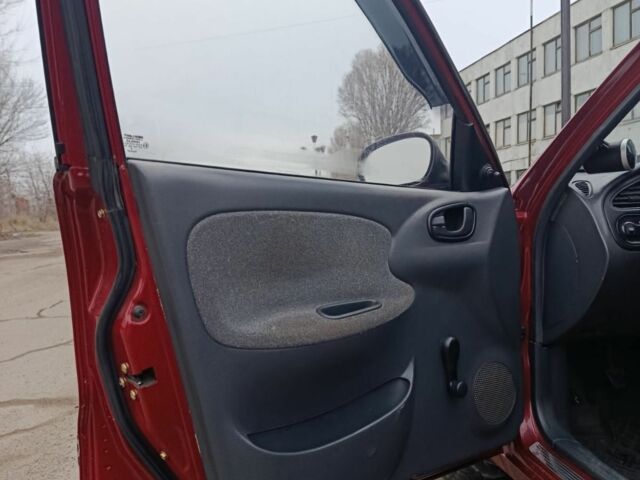 Красный Дэу Сенс, объемом двигателя 1.3 л и пробегом 140 тыс. км за 2600 $, фото 6 на Automoto.ua