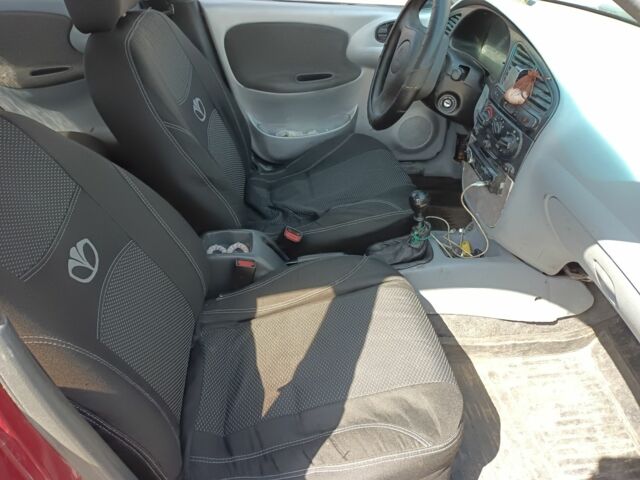 Красный Дэу Сенс, объемом двигателя 1.5 л и пробегом 8 тыс. км за 1200 $, фото 3 на Automoto.ua