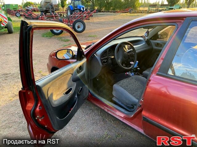 Красный Дэу Сенс, объемом двигателя 1.3 л и пробегом 350 тыс. км за 1700 $, фото 5 на Automoto.ua