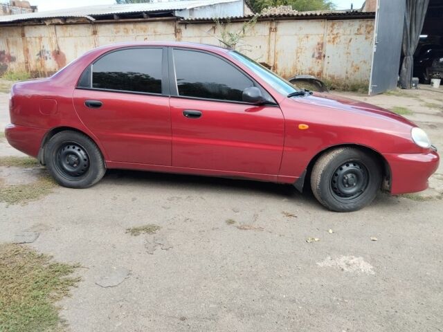 Дэу Сенс 2006 в Кривом Роге на Automoto.ua Красный Дэу Сенс, объемом двигателя 1.5 л и пробегом 200 тыс. км за 2750 $, фото 4 на Automoto.ua