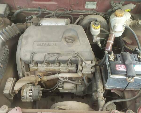 Червоний Деу Сенс, об'ємом двигуна 1.3 л та пробігом 140 тис. км за 1900 $, фото 2 на Automoto.ua