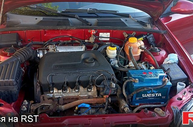 Червоний Деу Сенс, об'ємом двигуна 1.3 л та пробігом 240 тис. км за 1300 $, фото 3 на Automoto.ua