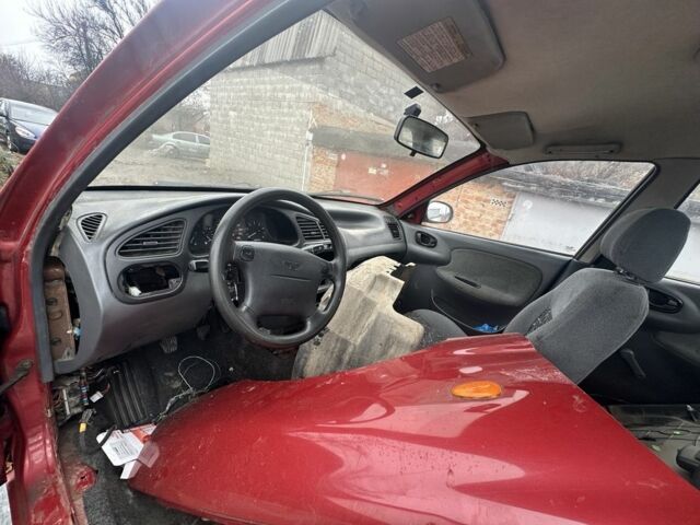 Красный Дэу Сенс, объемом двигателя 1.5 л и пробегом 160 тыс. км за 450 $, фото 2 на Automoto.ua