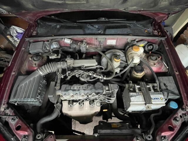 Красный Дэу Сенс, объемом двигателя 1.5 л и пробегом 399 тыс. км за 2499 $, фото 4 на Automoto.ua