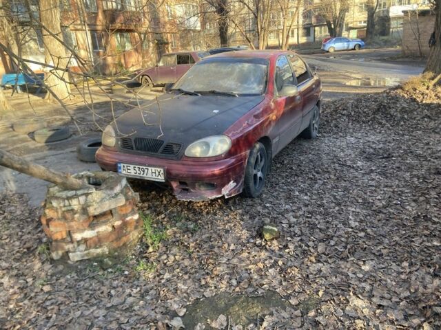 Красный Дэу Сенс, объемом двигателя 1.5 л и пробегом 230 тыс. км за 473 $, фото 1 на Automoto.ua