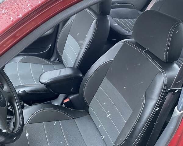 Красный Дэу Сенс, объемом двигателя 1.3 л и пробегом 130 тыс. км за 2300 $, фото 5 на Automoto.ua
