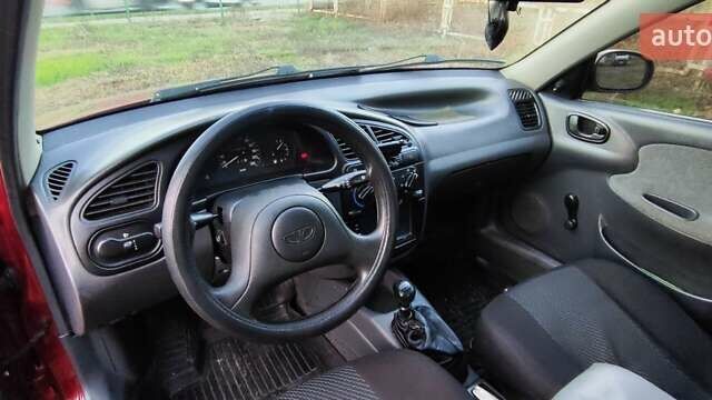 Красный Дэу Сенс, объемом двигателя 1.3 л и пробегом 175 тыс. км за 2400 $, фото 6 на Automoto.ua