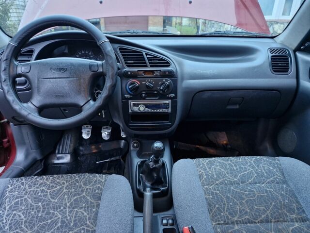 Красный Дэу Сенс, объемом двигателя 1.5 л и пробегом 163 тыс. км за 2650 $, фото 5 на Automoto.ua