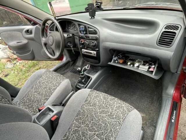 Деу Сенс 2006 у Кропивницькому (Кіровограді) на Automoto.ua Червоний Деу Сенс, об'ємом двигуна 1.5 л та пробігом 1 тис. км за 3000 $, фото 4 на Automoto.ua