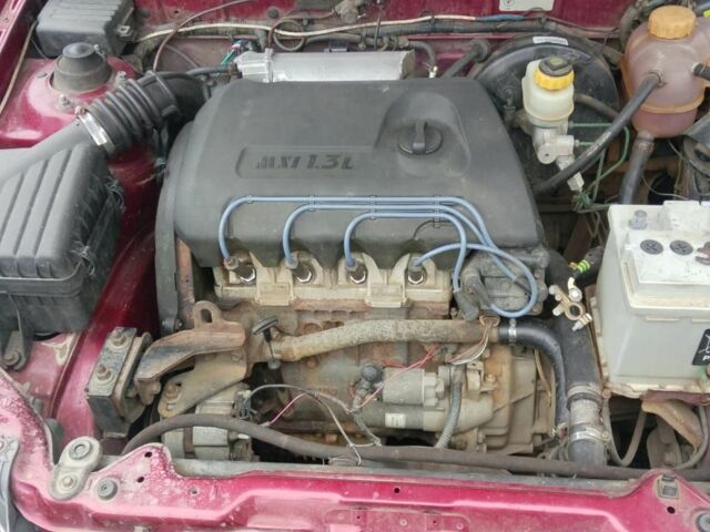 Красный Дэу Сенс, объемом двигателя 1.3 л и пробегом 220 тыс. км за 1778 $, фото 1 на Automoto.ua