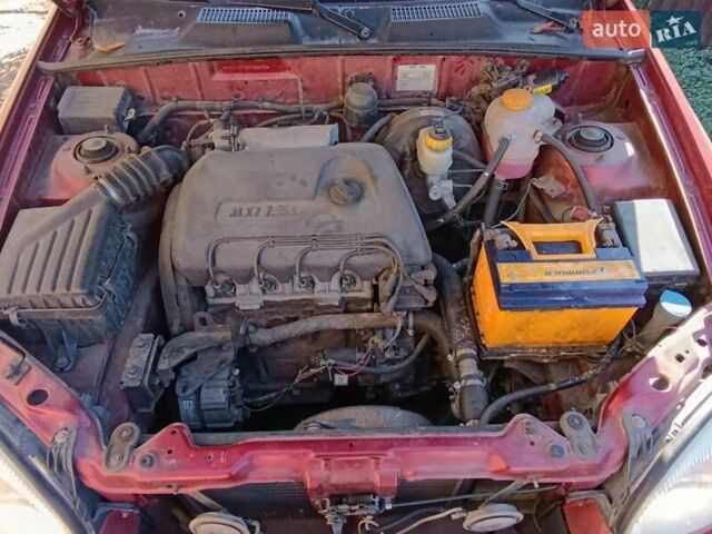 Красный Дэу Сенс, объемом двигателя 1.3 л и пробегом 177 тыс. км за 1500 $, фото 4 на Automoto.ua