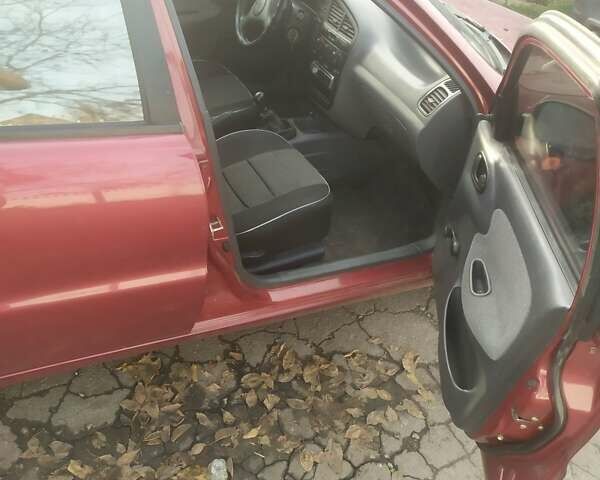 Червоний Деу Сенс, об'ємом двигуна 1.3 л та пробігом 140 тис. км за 1900 $, фото 3 на Automoto.ua