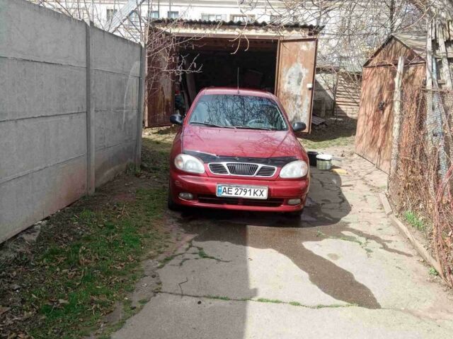 Красный Дэу Сенс, объемом двигателя 1.5 л и пробегом 186 тыс. км за 2850 $, фото 1 на Automoto.ua