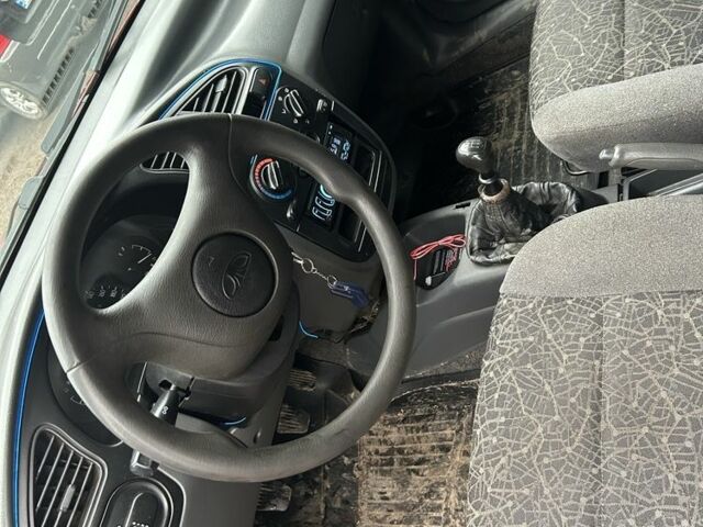 Красный Дэу Сенс, объемом двигателя 1.3 л и пробегом 280 тыс. км за 950 $, фото 2 на Automoto.ua