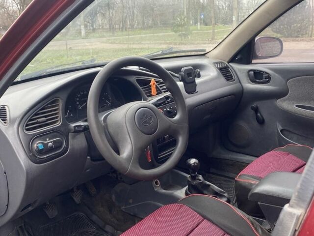 Червоний Деу Сенс, об'ємом двигуна 1.5 л та пробігом 250 тис. км за 1450 $, фото 4 на Automoto.ua