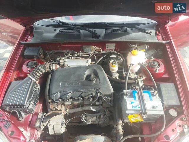 Деу Сенс 2006 у Миколаєві на Automoto.ua Червоний Деу Сенс, об'ємом двигуна 1.3 л та пробігом 150 тис. км за 2000 $, фото 16 на Automoto.ua