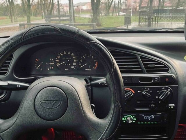 Красный Дэу Сенс, объемом двигателя 1.3 л и пробегом 200 тыс. км за 2100 $, фото 5 на Automoto.ua
