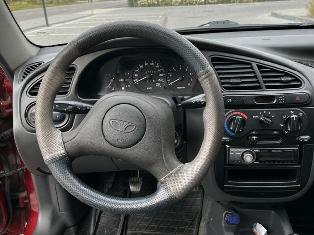 Красный Дэу Сенс, объемом двигателя 1.5 л и пробегом 147 тыс. км за 3800 $, фото 6 на Automoto.ua