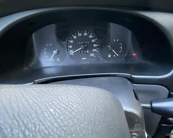 Красный Дэу Сенс, объемом двигателя 1.3 л и пробегом 250 тыс. км за 1900 $, фото 3 на Automoto.ua