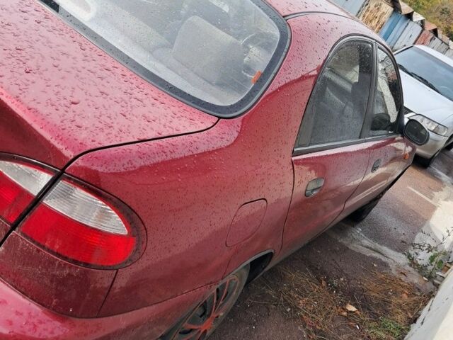 Червоний Деу Сенс, об'ємом двигуна 1.6 л та пробігом 159 тис. км за 2700 $, фото 4 на Automoto.ua