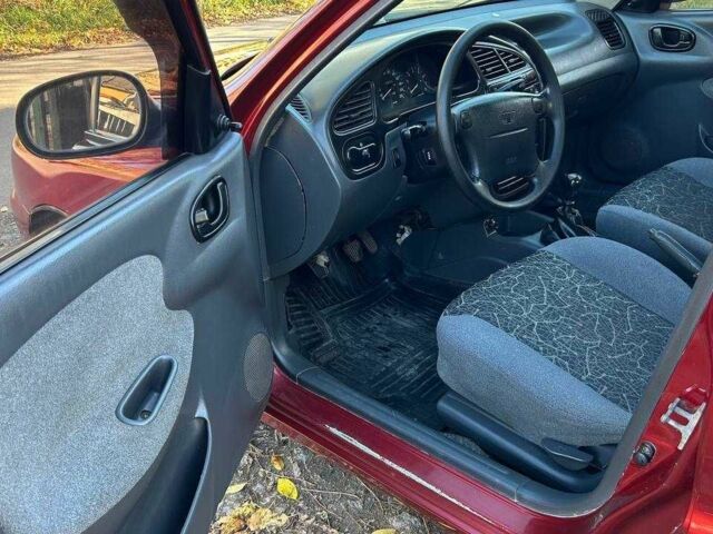 Красный Дэу Сенс, объемом двигателя 1.6 л и пробегом 216 тыс. км за 1900 $, фото 6 на Automoto.ua