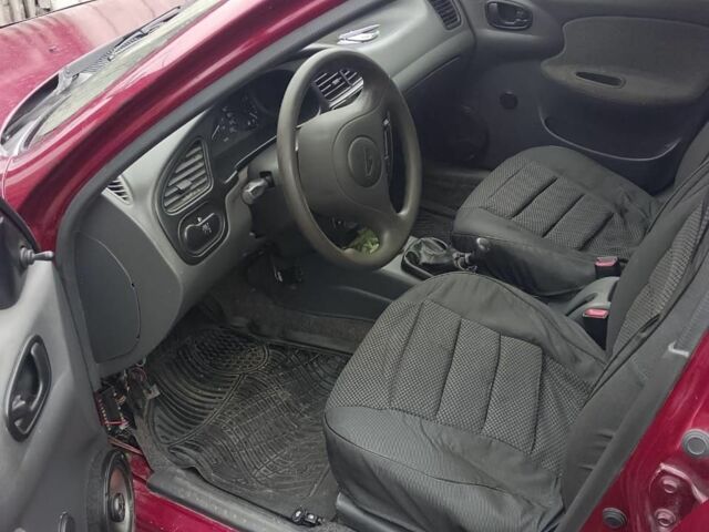 Красный Дэу Сенс, объемом двигателя 1.3 л и пробегом 220 тыс. км за 1778 $, фото 3 на Automoto.ua