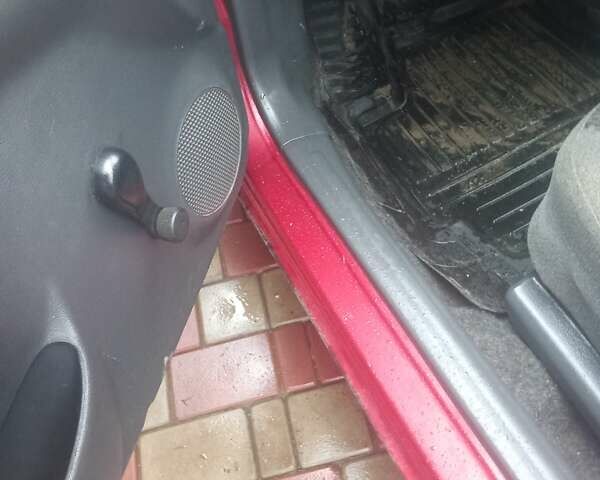 Красный Дэу Сенс, объемом двигателя 1.3 л и пробегом 115 тыс. км за 2000 $, фото 5 на Automoto.ua