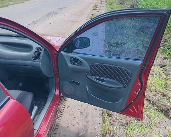Красный Дэу Сенс, объемом двигателя 1.3 л и пробегом 270 тыс. км за 1600 $, фото 4 на Automoto.ua