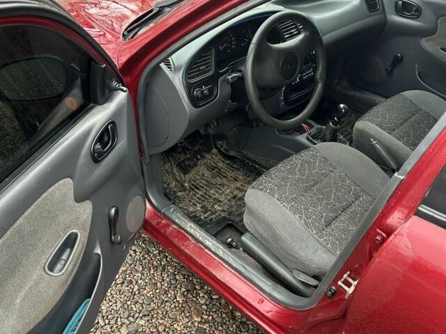 Красный Дэу Сенс, объемом двигателя 1.3 л и пробегом 280 тыс. км за 950 $, фото 3 на Automoto.ua