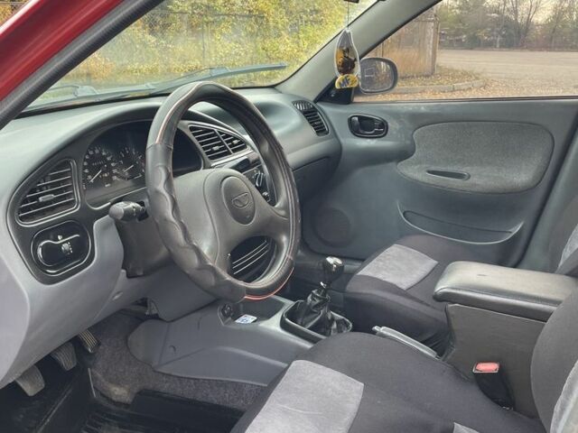 Красный Дэу Сенс, объемом двигателя 1.5 л и пробегом 205 тыс. км за 2750 $, фото 7 на Automoto.ua