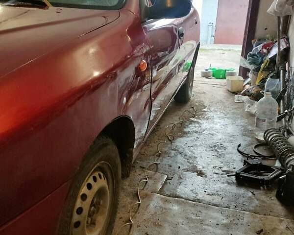 Червоний Деу Сенс, об'ємом двигуна 1.3 л та пробігом 500 тис. км за 900 $, фото 1 на Automoto.ua