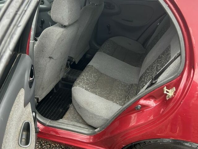 Красный Дэу Сенс, объемом двигателя 1.3 л и пробегом 280 тыс. км за 950 $, фото 4 на Automoto.ua