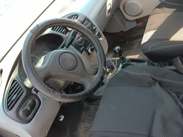 Красный Дэу Сенс, объемом двигателя 1.5 л и пробегом 8 тыс. км за 1200 $, фото 5 на Automoto.ua