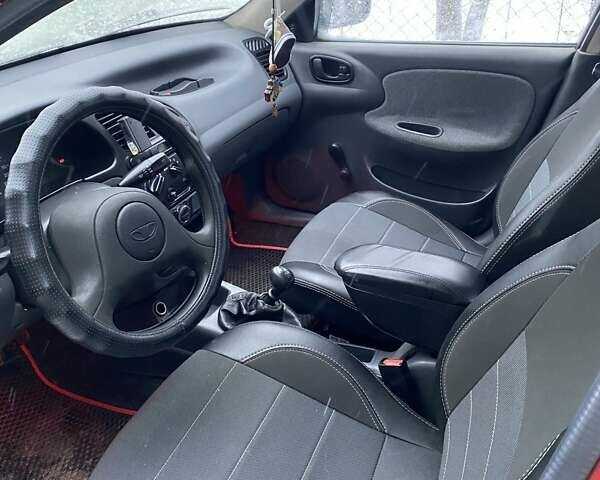 Красный Дэу Сенс, объемом двигателя 1.3 л и пробегом 130 тыс. км за 2300 $, фото 3 на Automoto.ua