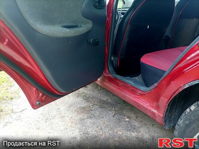 Красный Дэу Сенс, объемом двигателя 1.3 л и пробегом 231 тыс. км за 1800 $, фото 4 на Automoto.ua